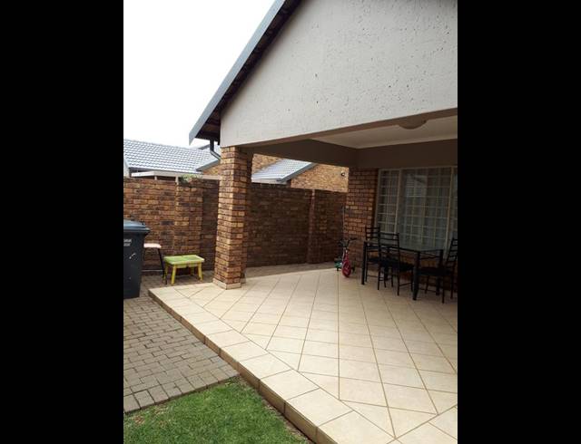 2 BEDROOM TOWNHOUSE FOR SALE IN AMBERFIELD